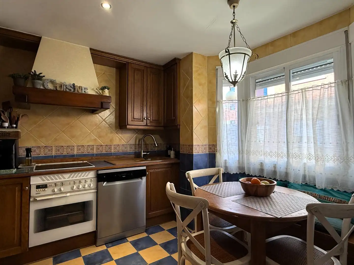 Cocina de Casa adosada en venta en Guadalajara con Aire acondicionado, Calefacción y Terraza
