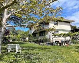 Vista exterior de Casa o xalet en venda en Getxo  amb Jardí privat i Terrassa