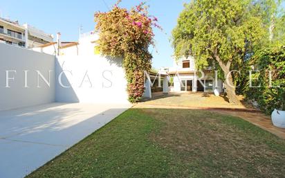 Vista exterior de Casa o xalet en venda en Sitges amb Aire condicionat, Calefacció i Jardí privat