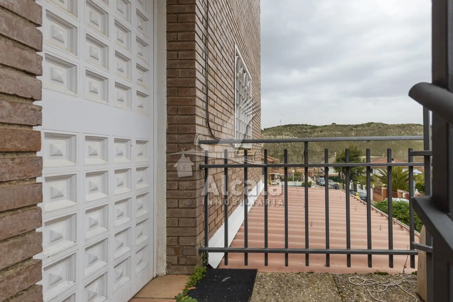 Vista exterior de Casa o xalet en venda en Villalbilla amb Aire condicionat, Calefacció i Jardí privat