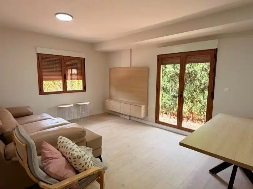 Dúplex de lloguer en El Pinós / Pinoso amb Jardí privat, Parquet i Moblat