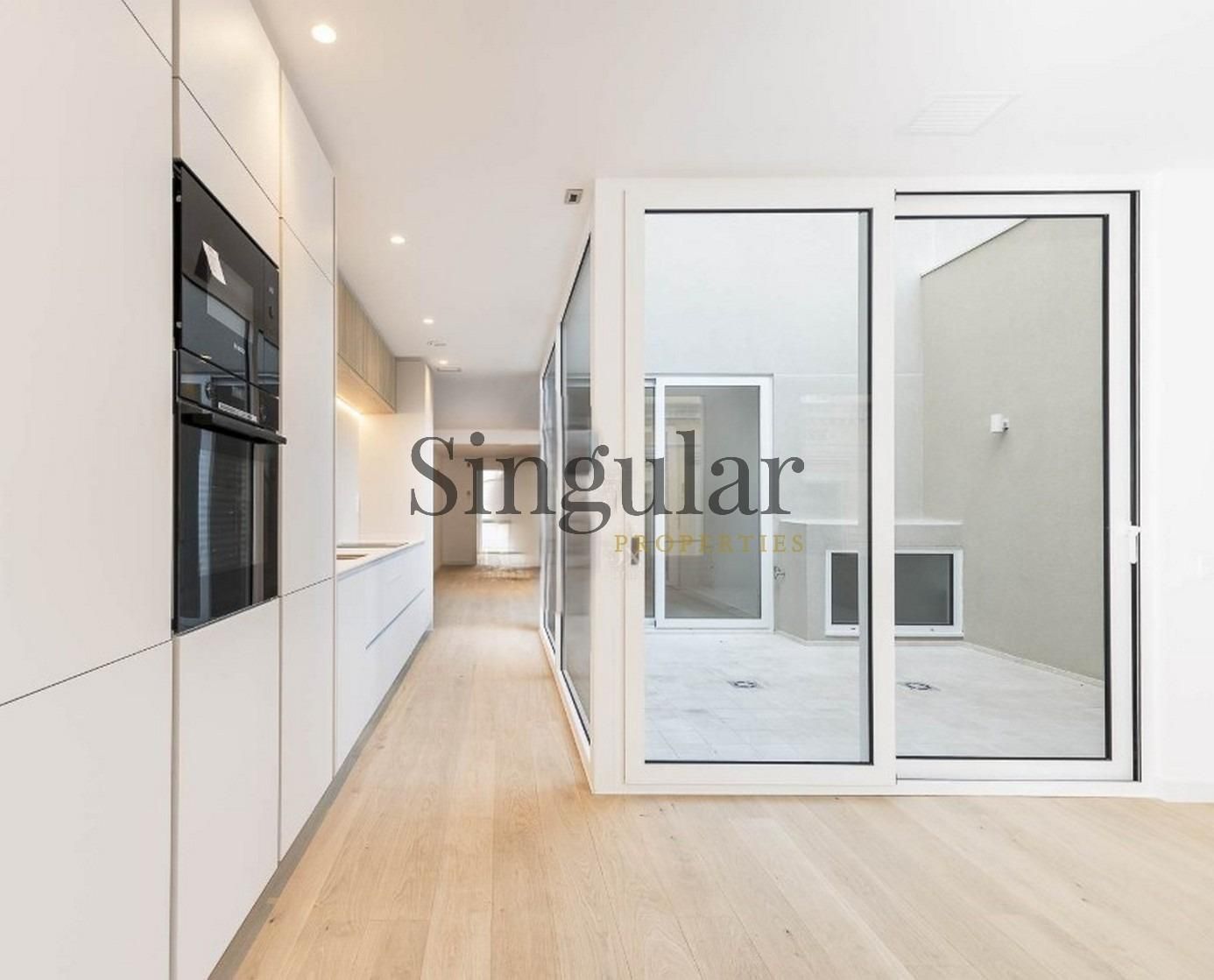 Kitchen of Duplex for sale in  Barcelona Capital  with Air Conditioner and Heating
