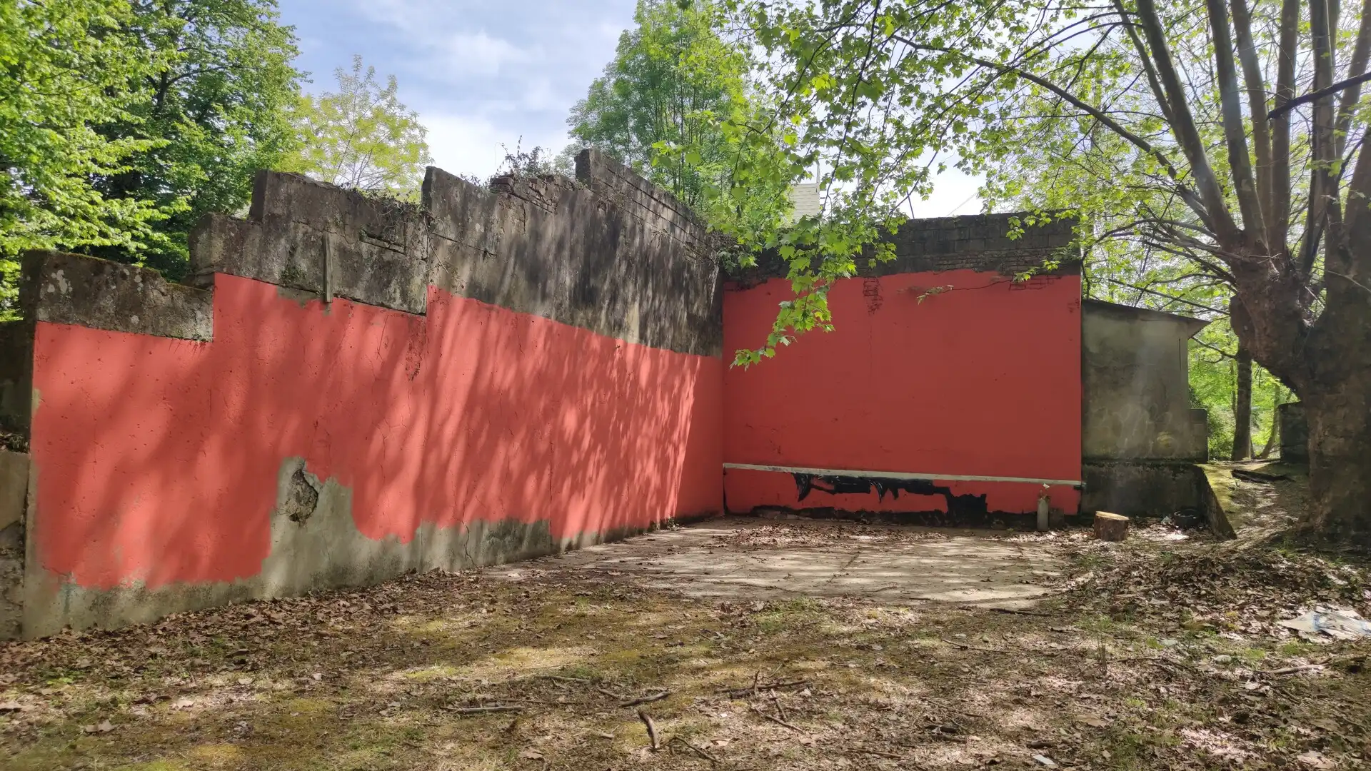 Außenansicht von Gebäude zum Verkauf in Bedia