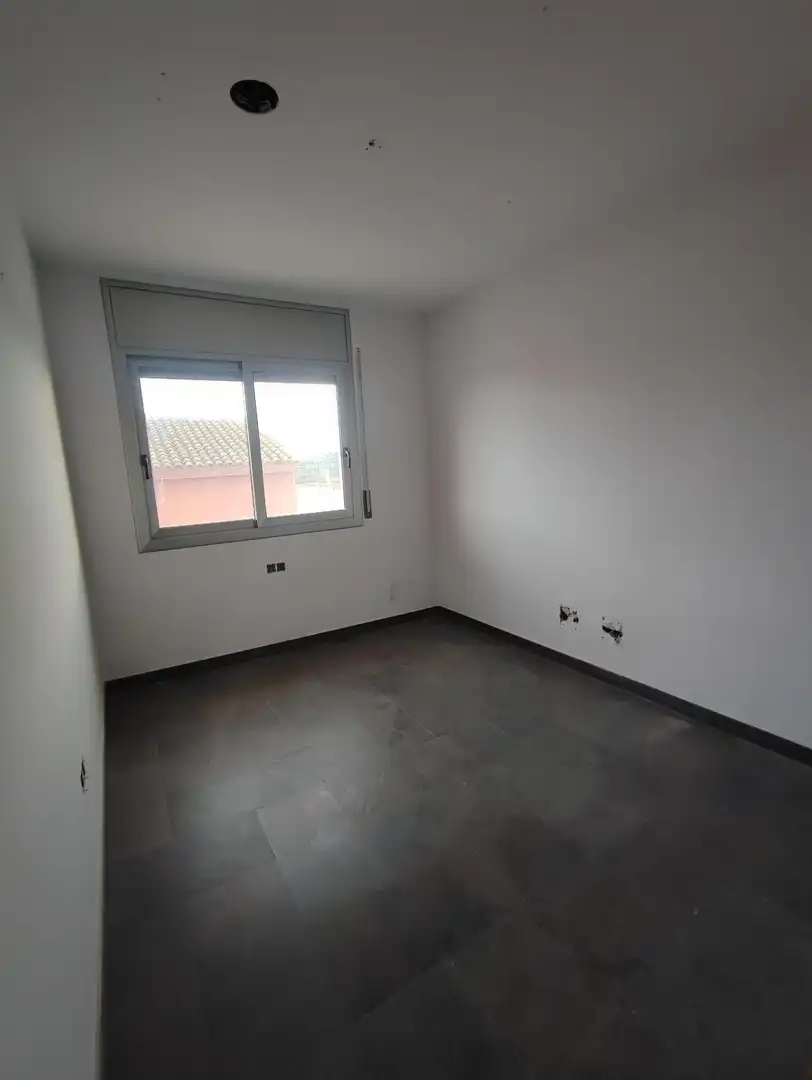 Habitación de Edificio en venta en La Bisbal del Penedès