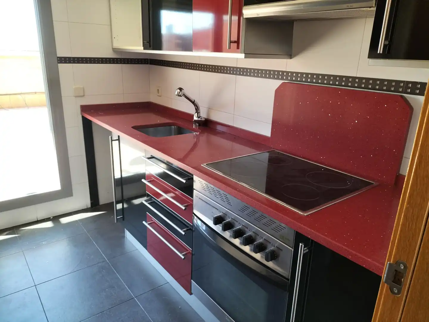 Cuina de Àtic en venda en Madrid amb Jardí privat, Terrassa i Traster