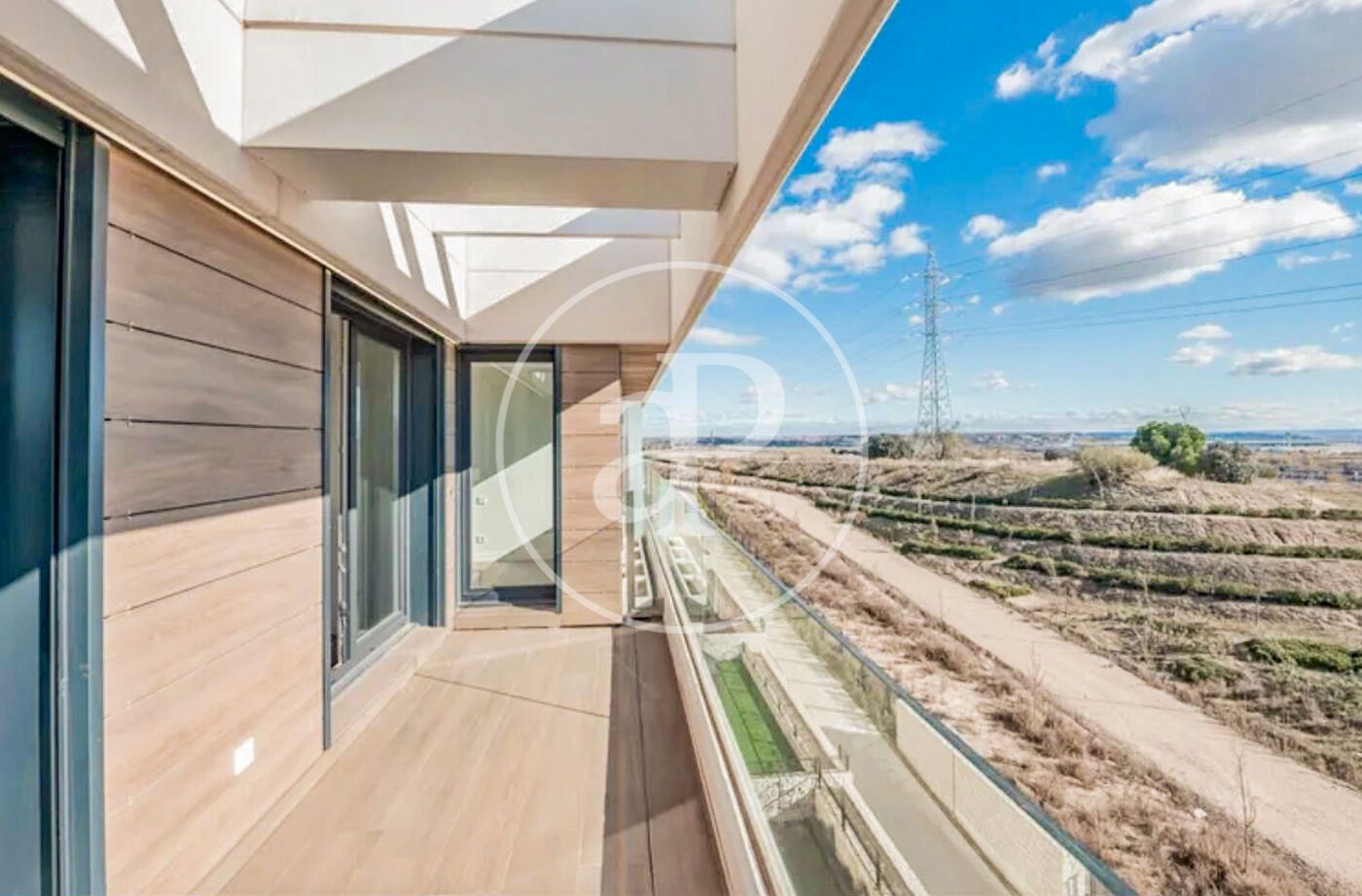 Terrace of Attic for sale in La Moraleja  with Air Conditioner, Heating and Private garden