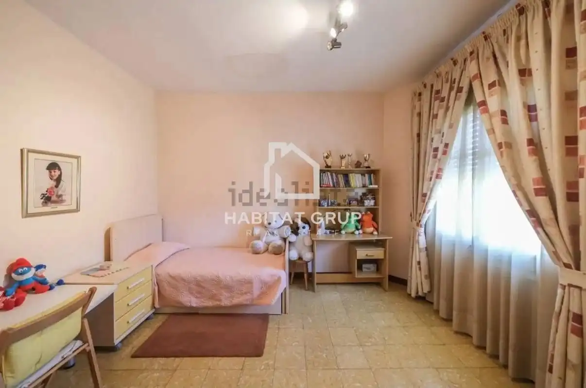 Dormitori de Casa o xalet en venda en Torelló amb Jardí privat i Terrassa