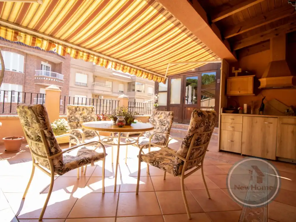 Casa adosada en venta en Crevillent