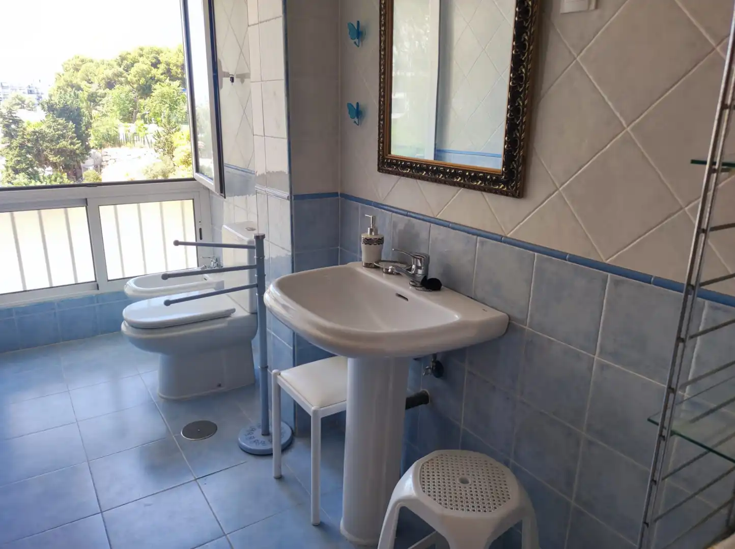 Bany de Casa adosada de lloguer en Torremolinos amb Terrassa, Moblat i Rentadora