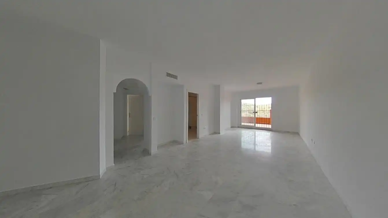 Flat for sale in Marbella  with Storage room and Swimming Pool