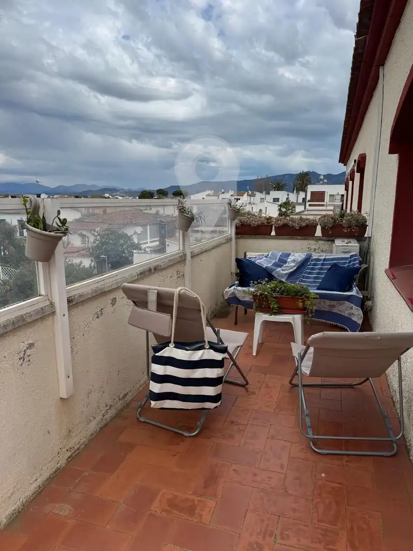 Terrassa de Pis en venda en Empuriabrava amb Aire condicionat, Calefacció i Parquet
