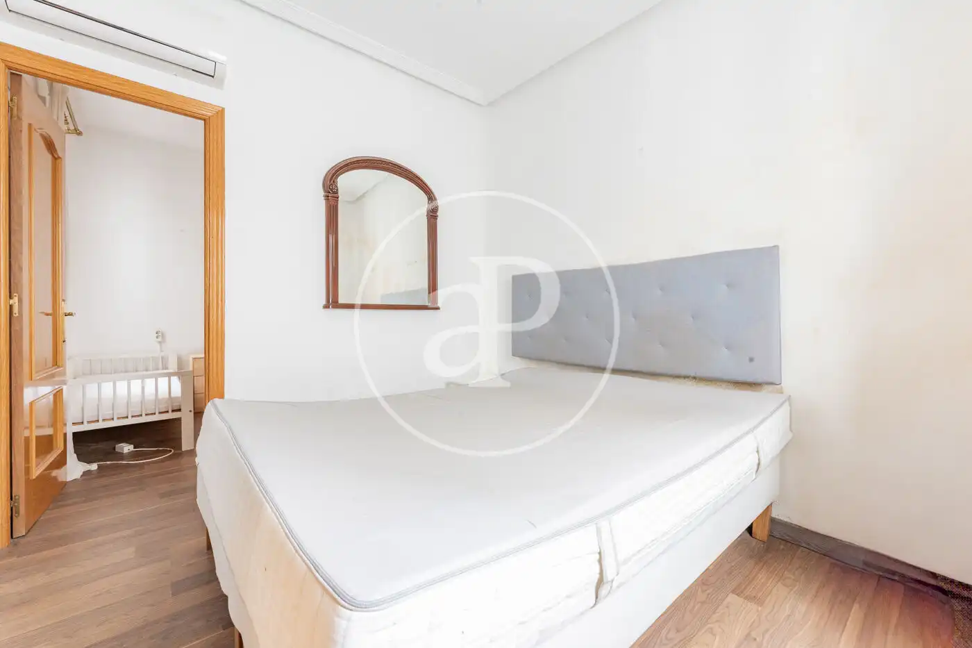 Schlafzimmer von Wohnung zum Verkauf in Madrid mit Klimaanlage und Heizung