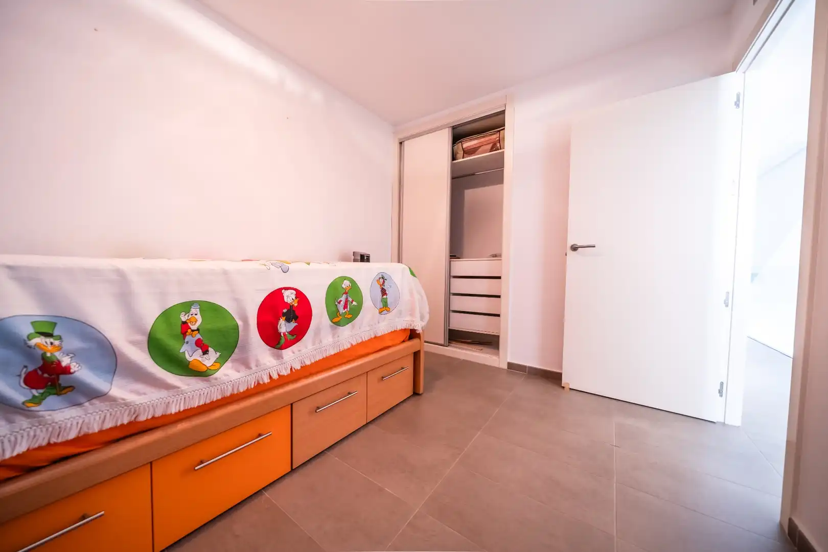 Schlafzimmer von Einfamilien-Reihenhaus zum Verkauf in Pilar de la Horadada mit Klimaanlage
