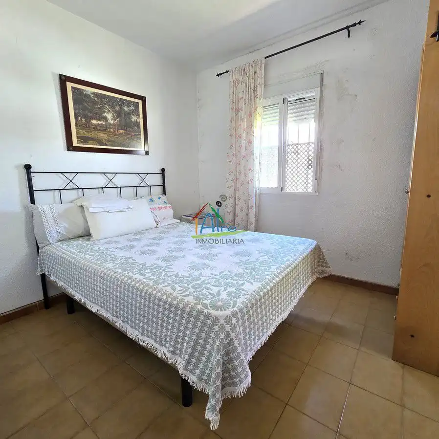 Habitación de Casa adosada en venta en Almonte con Aire acondicionado, Calefacción y Terraza