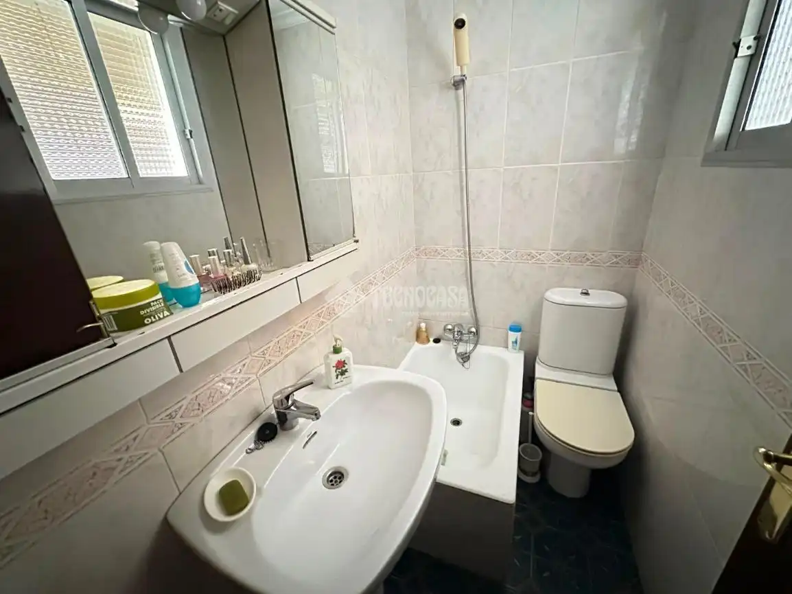 Badezimmer von Wohnung zum Verkauf in Zaragoza mit Heizung und Möbliert