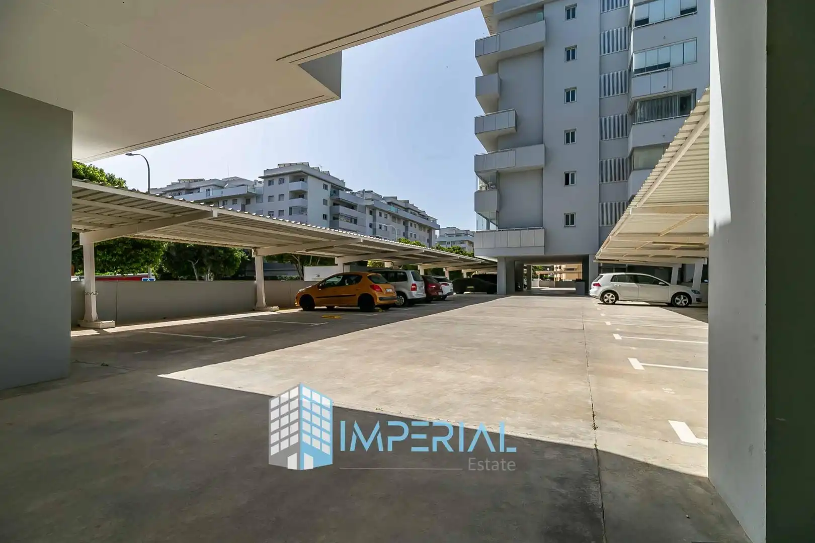 Parking of Flat for sale in Fuengirola  with Air Conditioner, Heating and Terrace