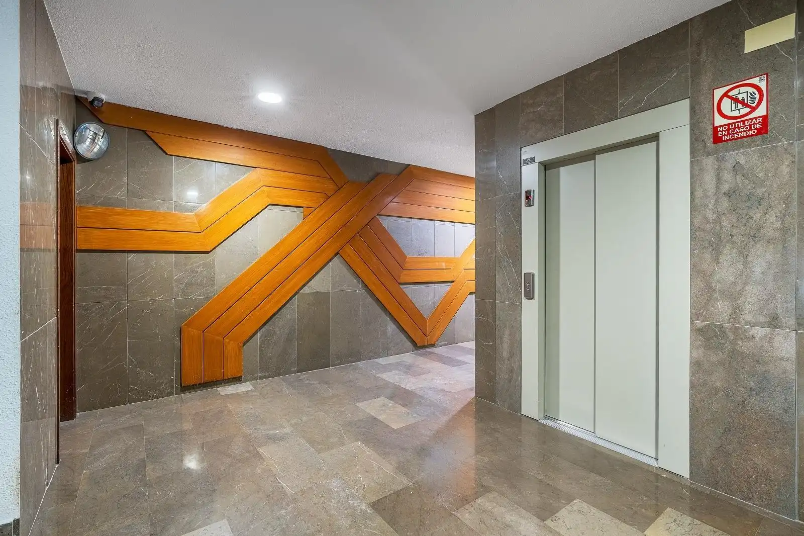 Flat for sale in Granada  with Heating