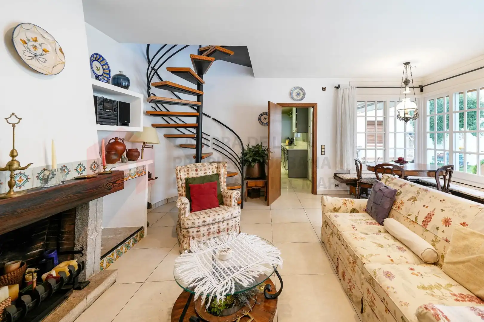 Sala d'estar de Casa o xalet en venda en Mataró amb Aire condicionat, Calefacció i Jardí privat