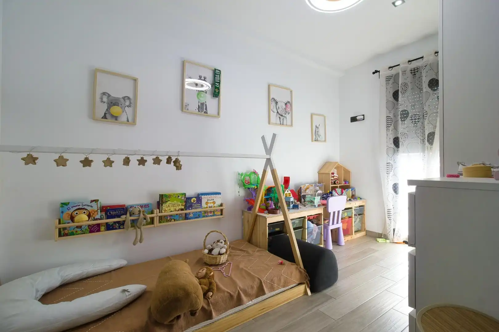 Habitación de Casa o chalet en venta en La Rinconada con Aire acondicionado