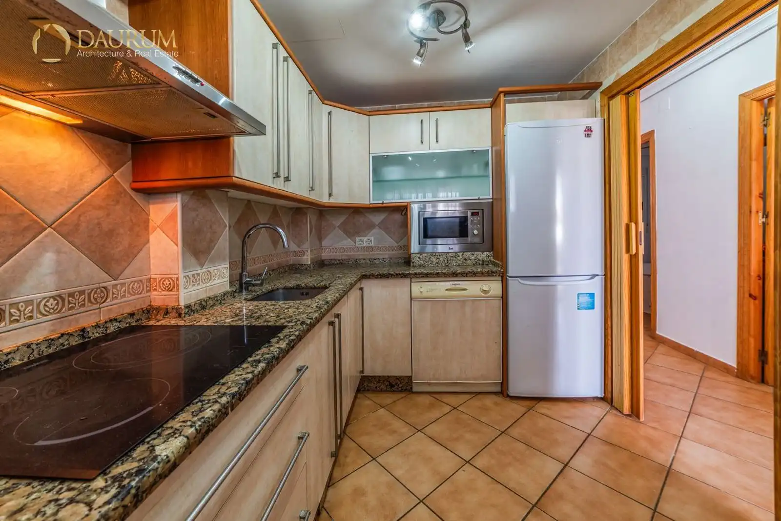 Küche von Wohnung zum Verkauf in Almonte mit Klimaanlage, Heizung und Terrasse