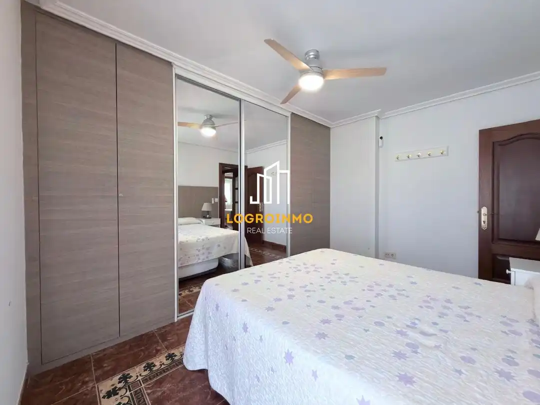 Habitación de Casa o chalet en venta en El Redal con Calefacción, Trastero y Piscina