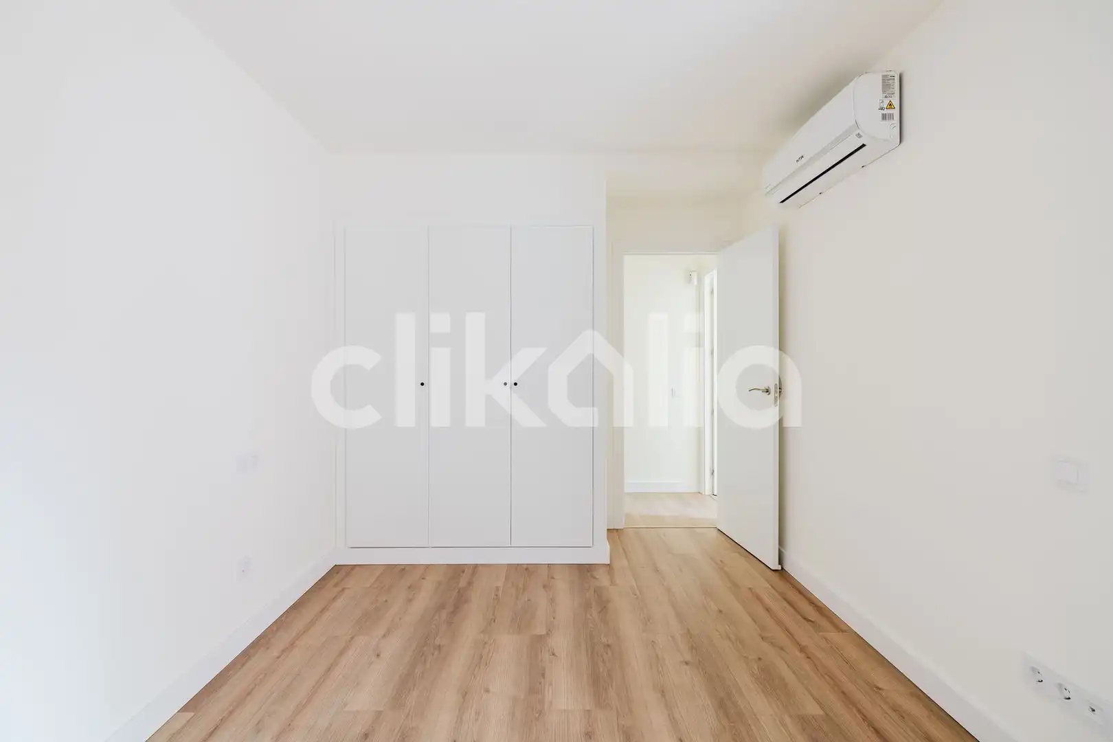 Bedroom of Flat for sale in Málaga  with Air Conditioner, Terrace and Balcony