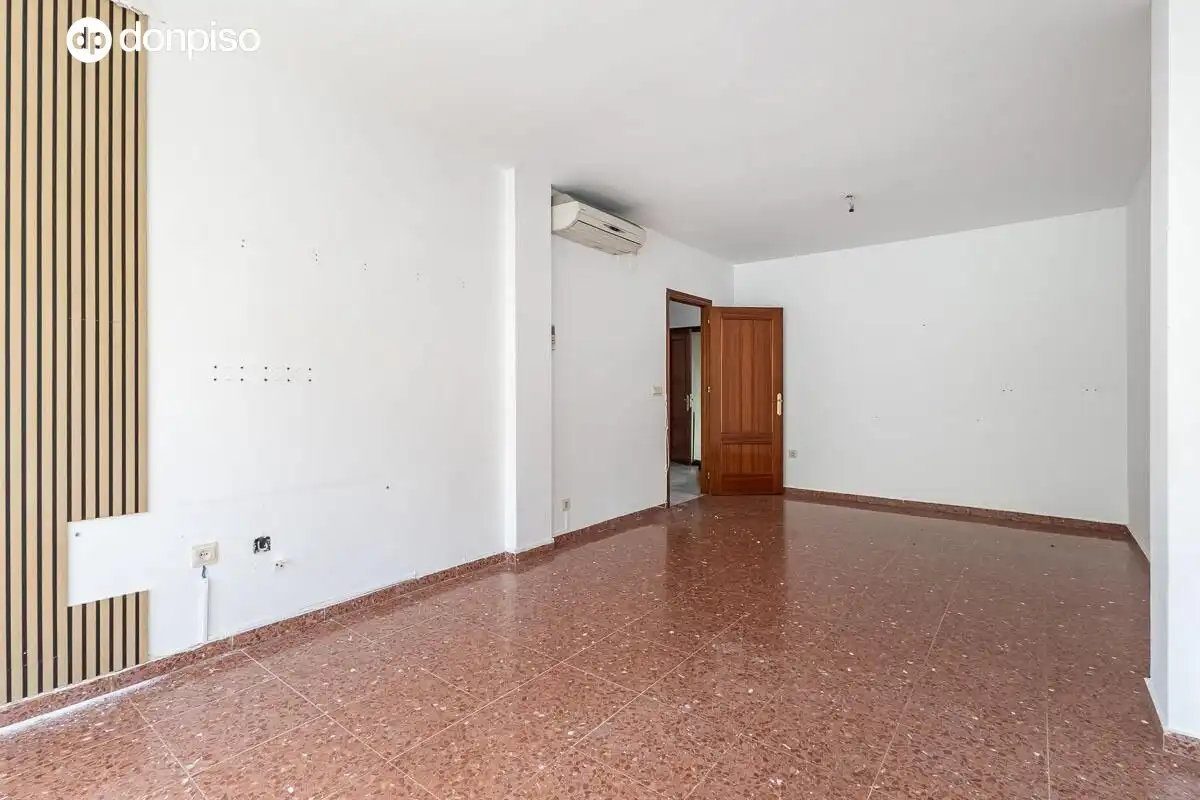 Terraced house for sale in Calle CHECOSLOVAQUIA, imagen 6