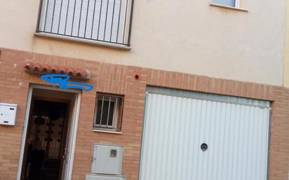 Vista exterior de Casa o xalet en venda en La Pobla de Farnals amb Aire condicionat, Terrassa i Balcó