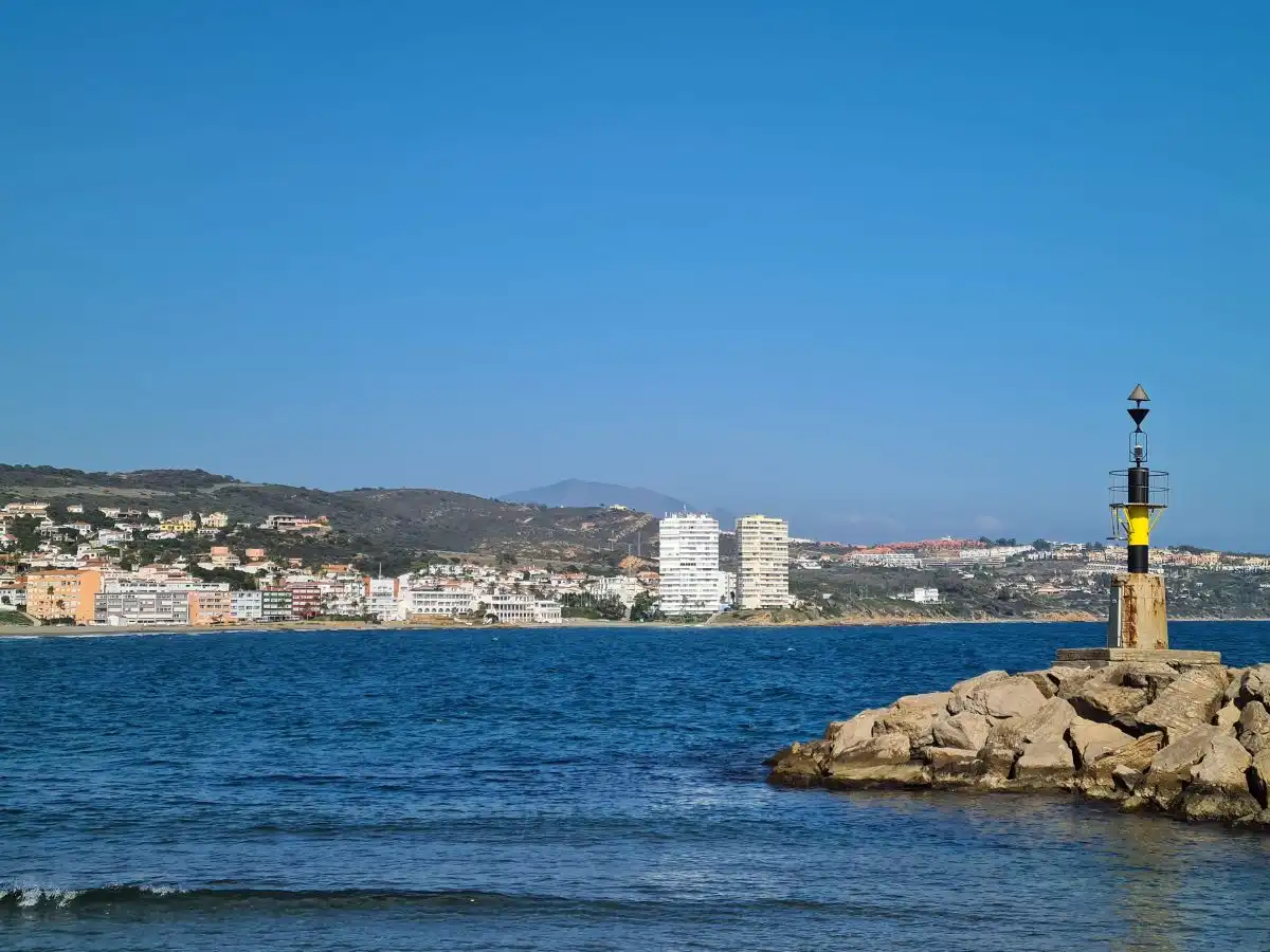 Business premises to rent in Torreguadiaro - San Diego