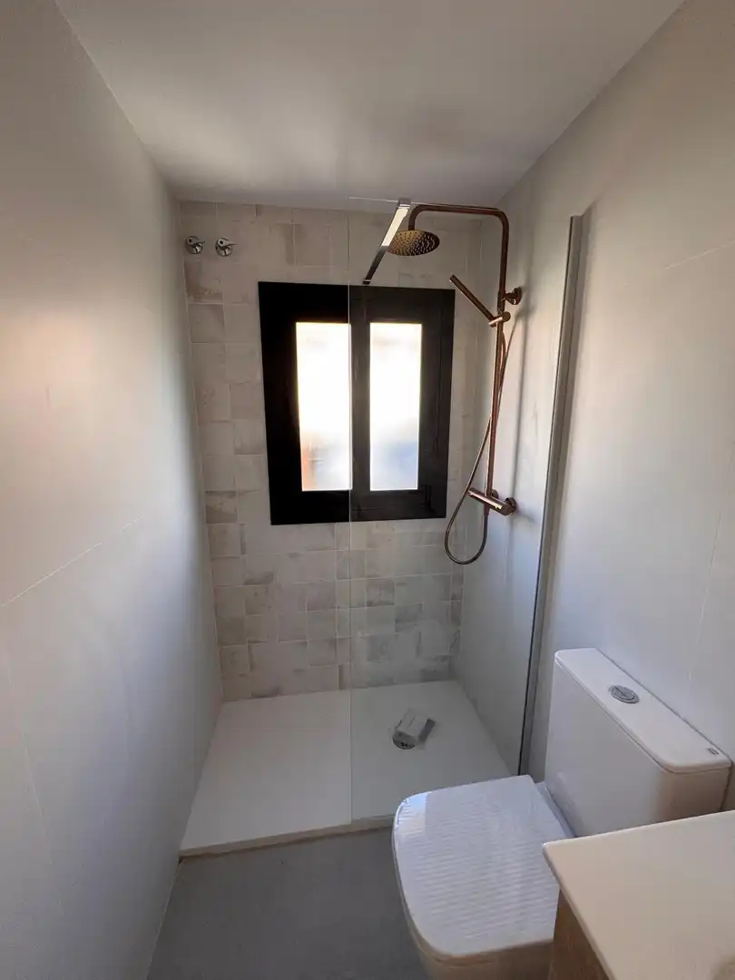 Baño de Casa adosada en venta en Cubelles con Aire acondicionado, Terraza y Piscina comunitaria