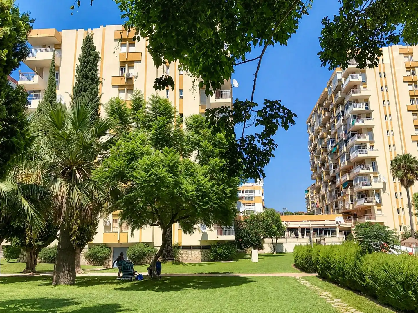 Exterior view of Flat for sale in Benalmádena  with Air Conditioner, Swimming Pool and Furnished
