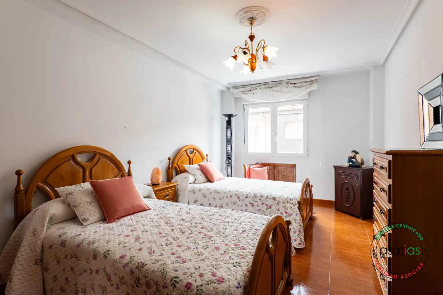 Habitación de Piso en venta en Gijón  con Calefacción