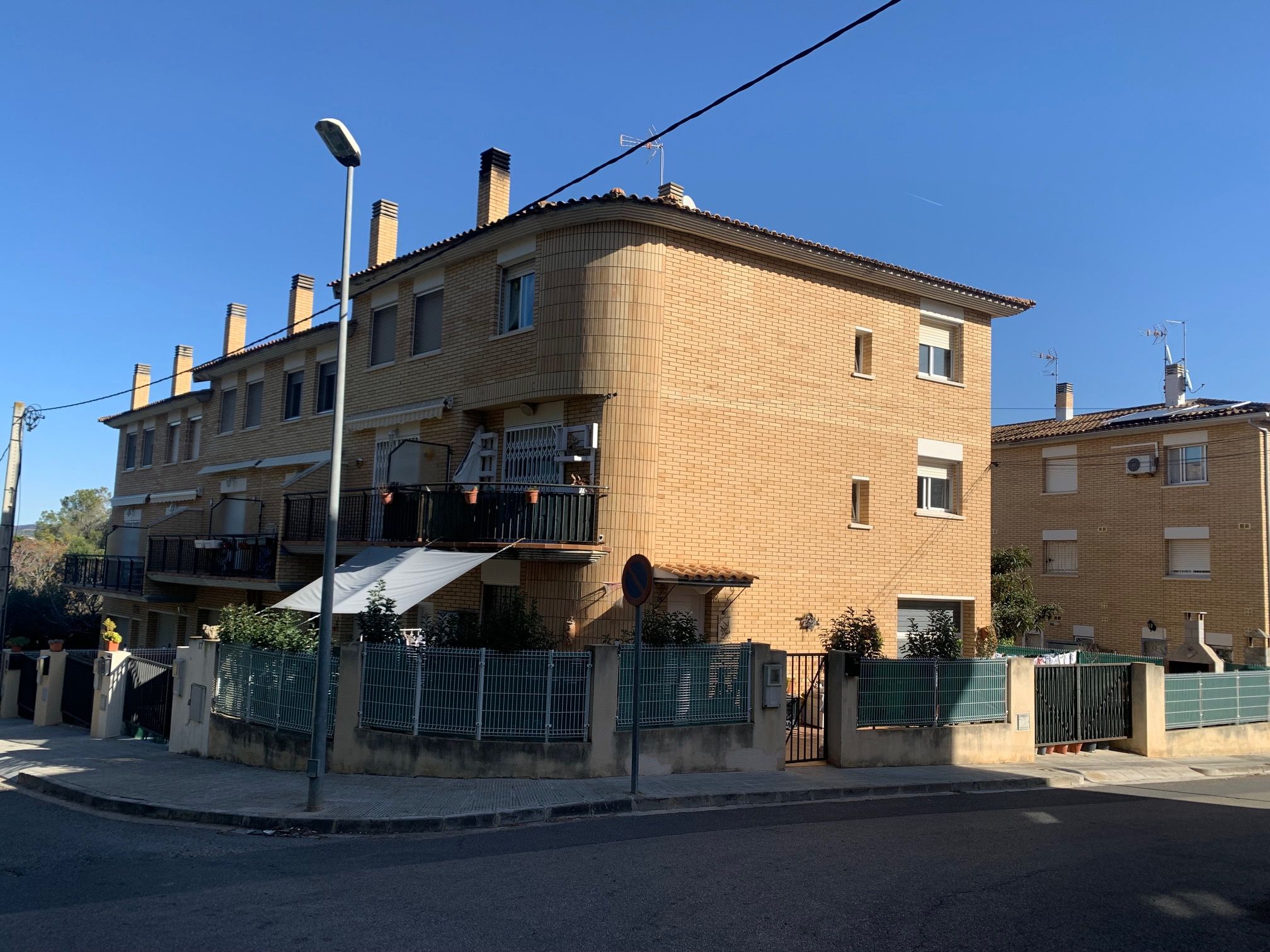 Casa adosada en venda a Carrer de la Fibula, Els Munts