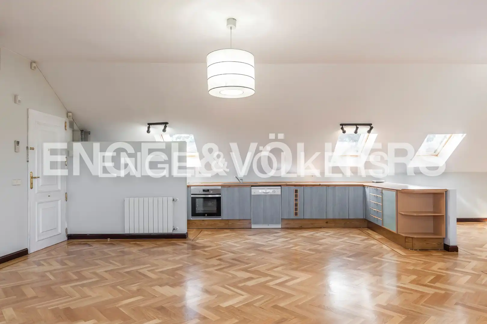 Cocina de Casa o chalet en venta en Madrid con Aire acondicionado, Calefacción y Jardín privado