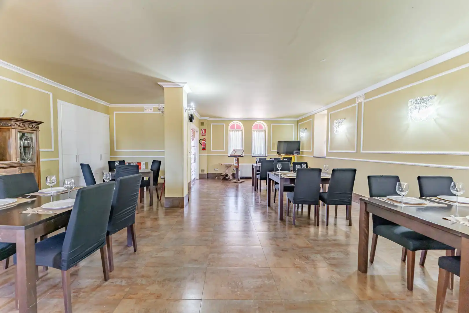 Comedor de Edificio en venta en Valle de Losa con Alarma