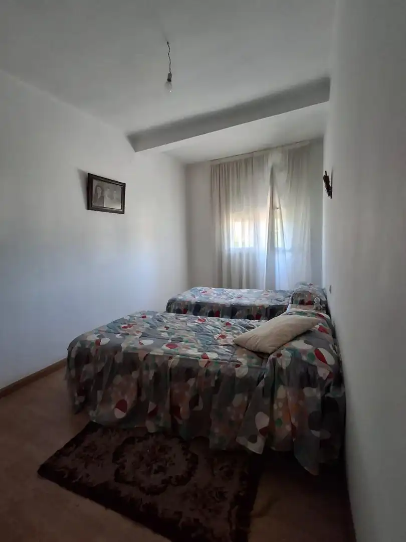 Dormitori de Casa o xalet en venda en Camponaraya amb Calefacció, Traster i Moblat
