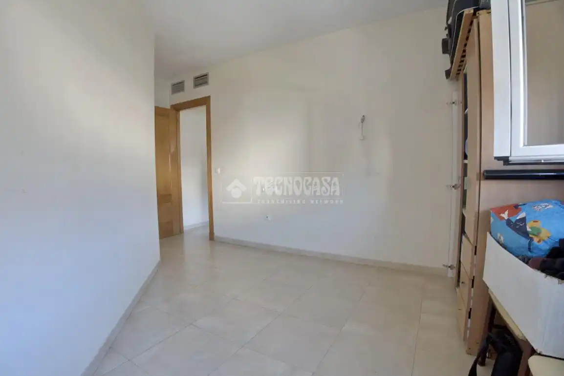 Habitación de Piso en venta en El Ejido con Aire acondicionado y Balcón