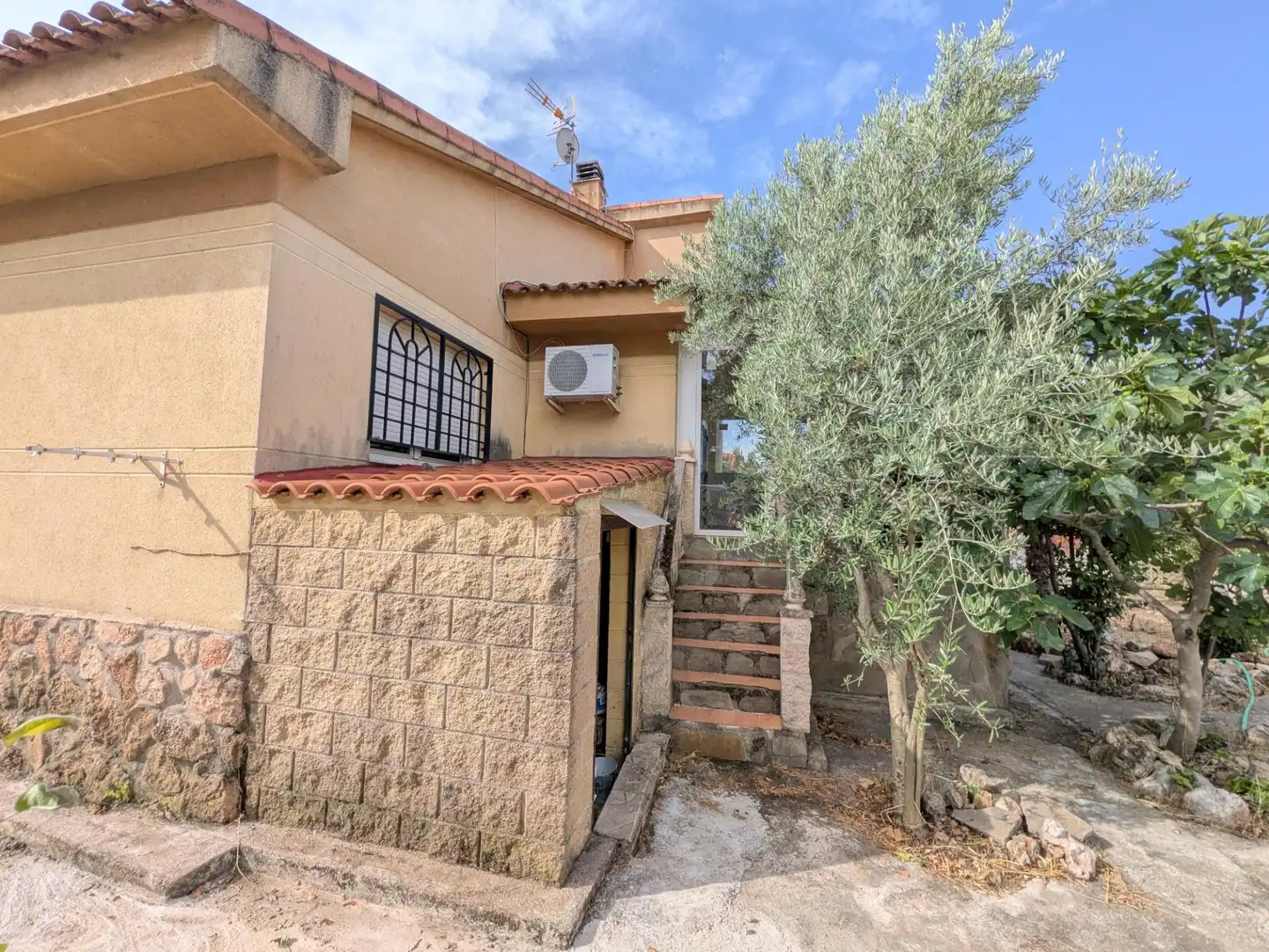 Vista exterior de Casa o chalet en venta en Loranca de Tajuña con Calefacción y Jardín privado