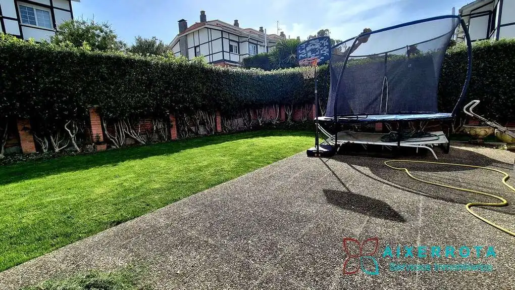 Casa adosada en venta en Berangoeta Bidea