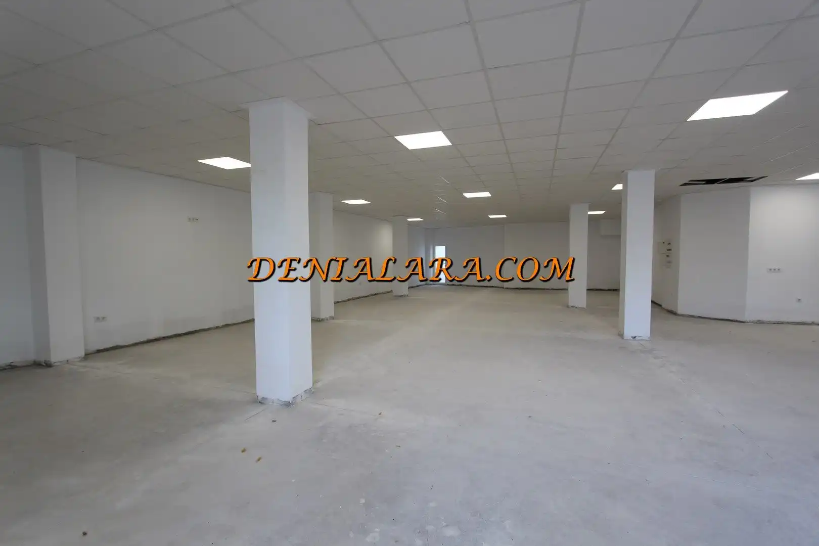 Local en venta en Dénia