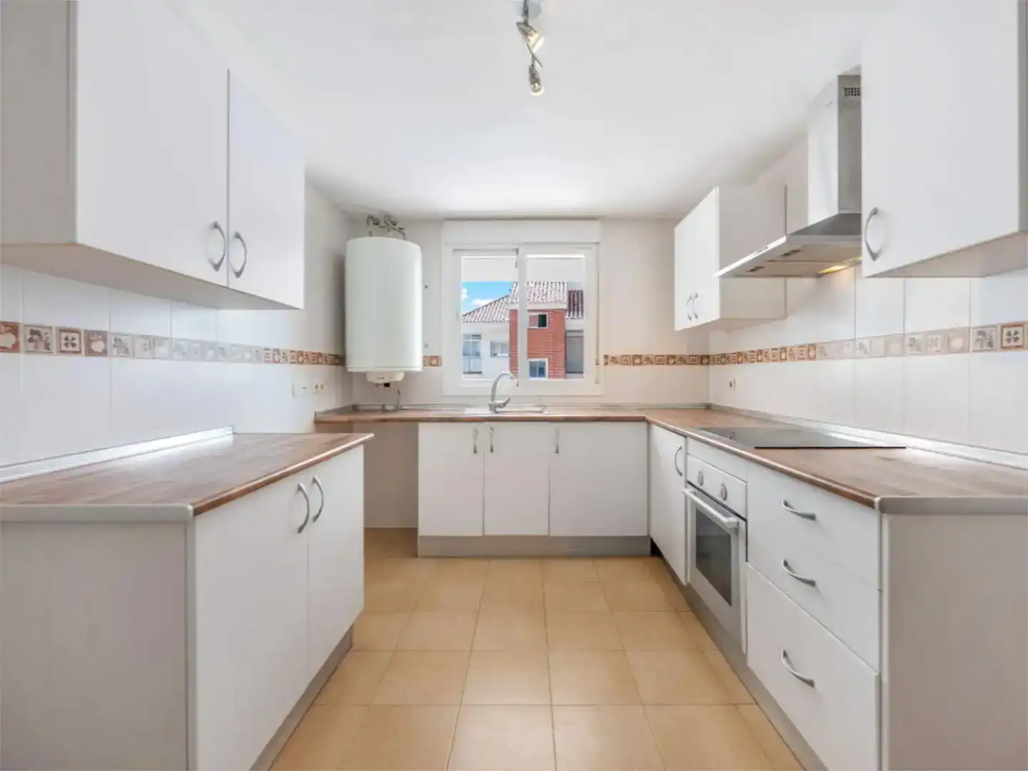 Küche von Wohnung zum Verkauf in Fuengirola mit Schwimmbad