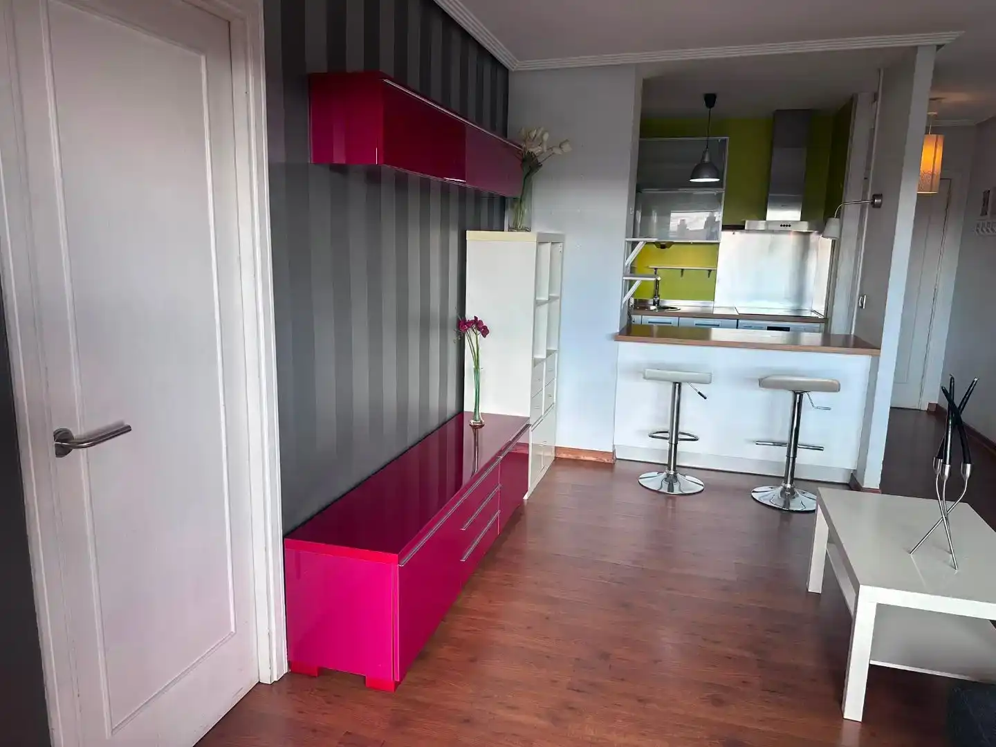 Cuina de Apartament en venda en Vigo  amb Jardí privat, Parquet i Traster