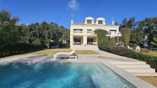 Adosado con piscina en venta en Sotogrande Alto