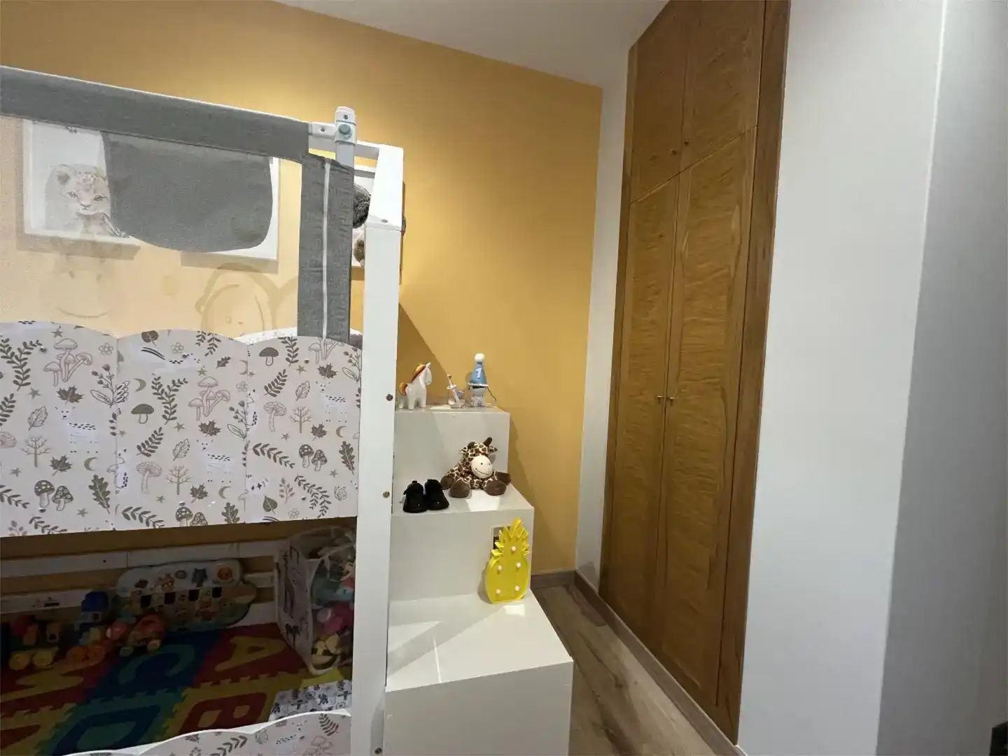 Dormitori de Pis en venda en Ourense Capital  amb Aire condicionat i Balcó
