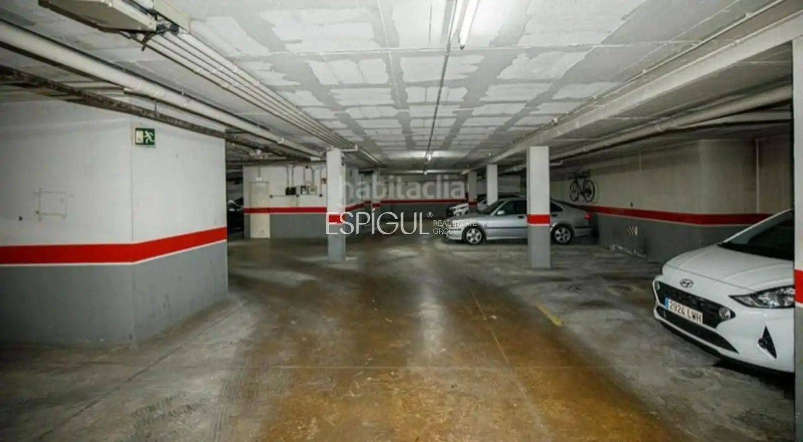 Parkplatz von Maisonette zum Verkauf in Girona mit Klimaanlage, Heizung und Parkett