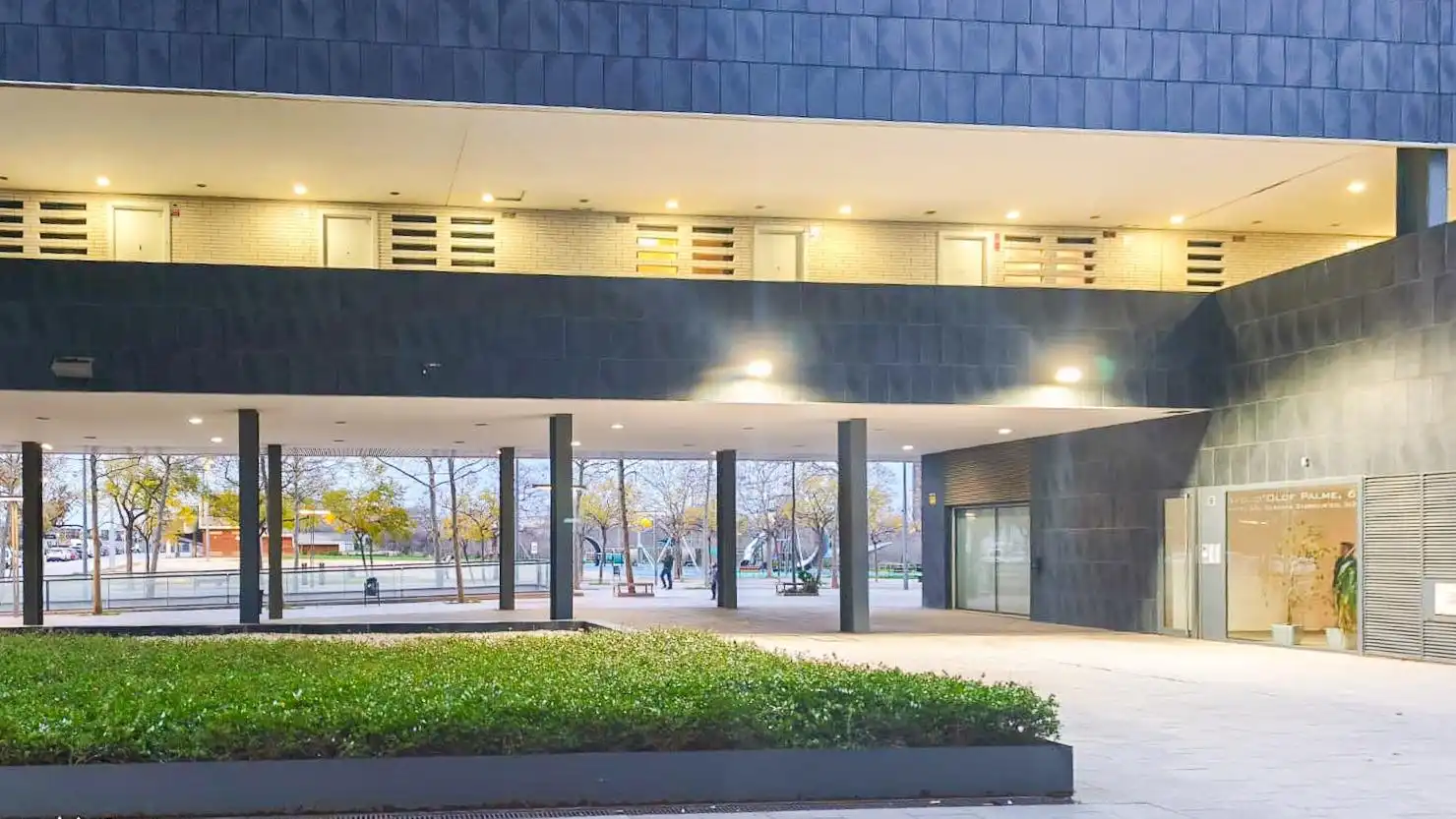 Vista exterior de Piso en venta en Viladecans con Aire acondicionado, Parquet y Trastero