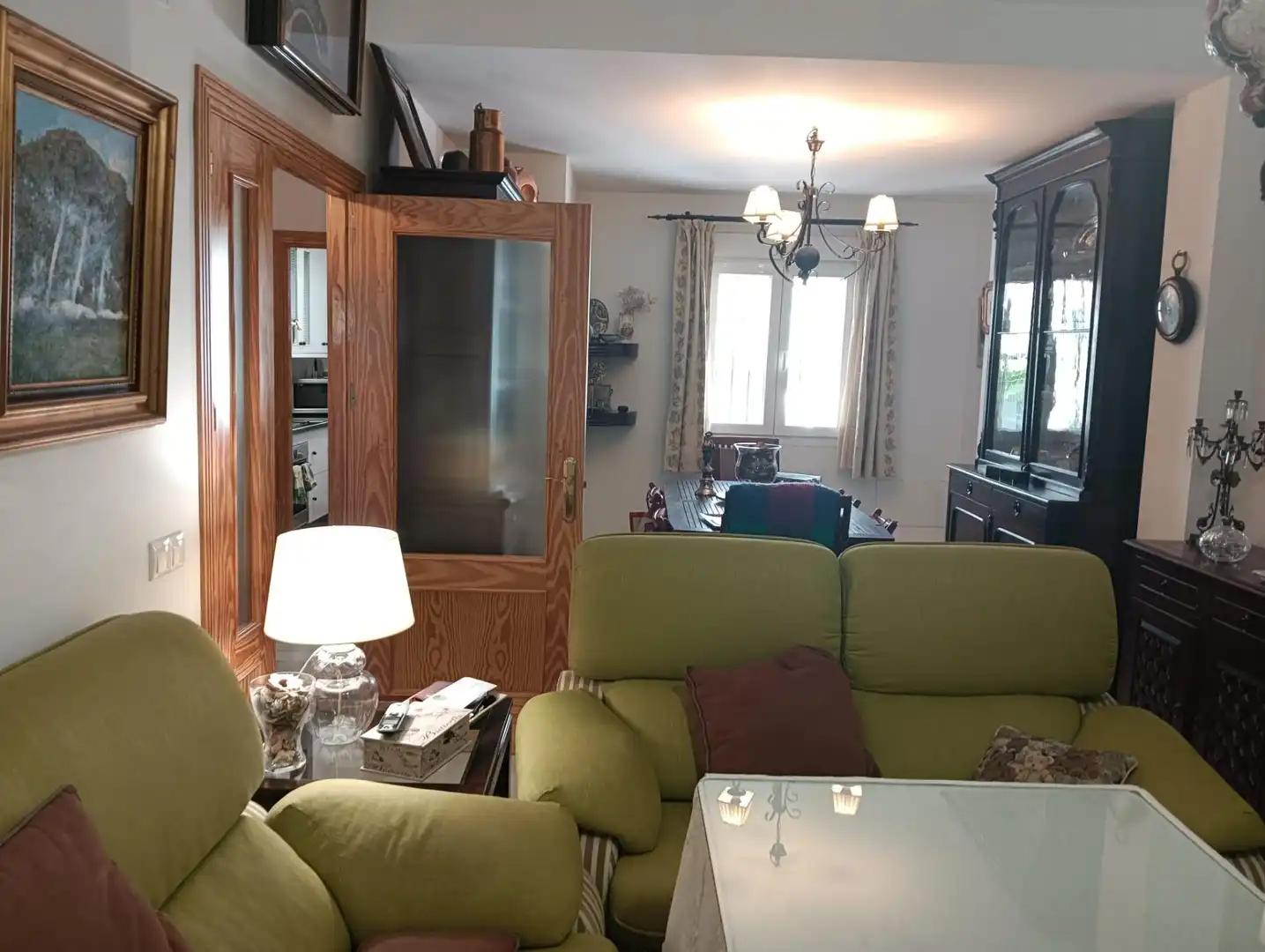 Sala d'estar de Casa adosada en venda en Puerto Real amb Aire condicionat, Jardí privat i Terrassa