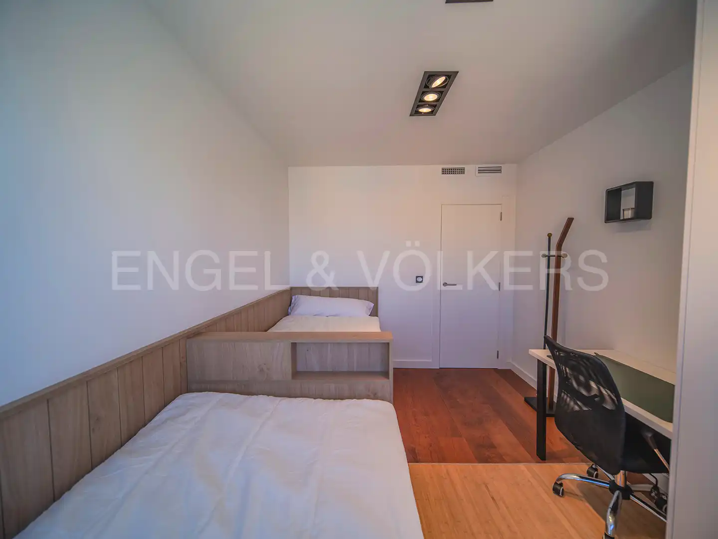 Habitación de Piso en venta en Alicante / Alacant con Aire acondicionado, Calefacción y Terraza