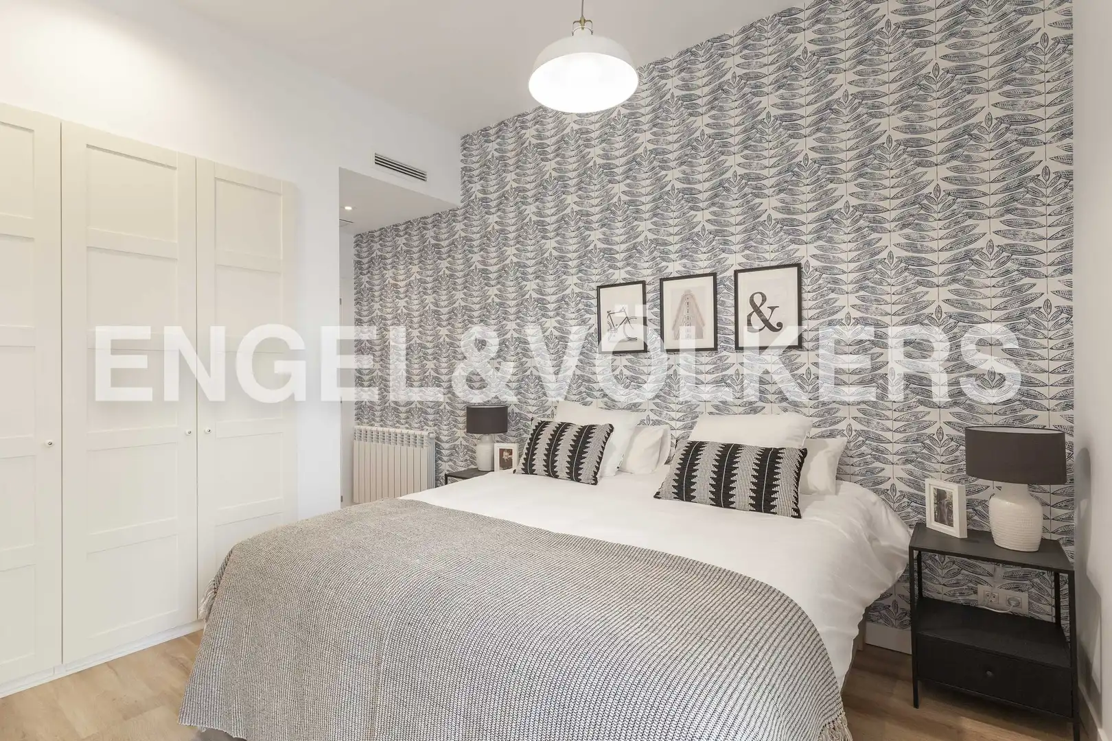 Bedroom of Flat for rent in Madrid  with Air Conditioner, Heating and Storage room