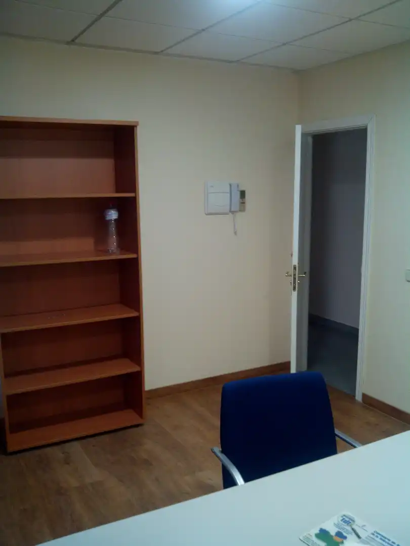 Büro zum Verkauf in Toledo mit Klimaanlage, Heizung und Abstellraum